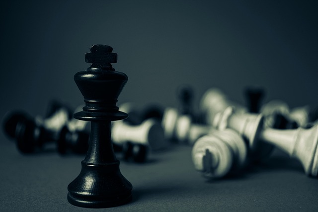 AlphaZero 棋類 AI：從15-25步看技術突破與策略應用